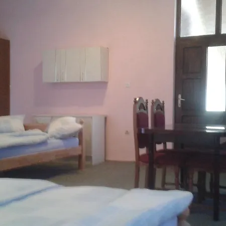 Ilic Hostel *
